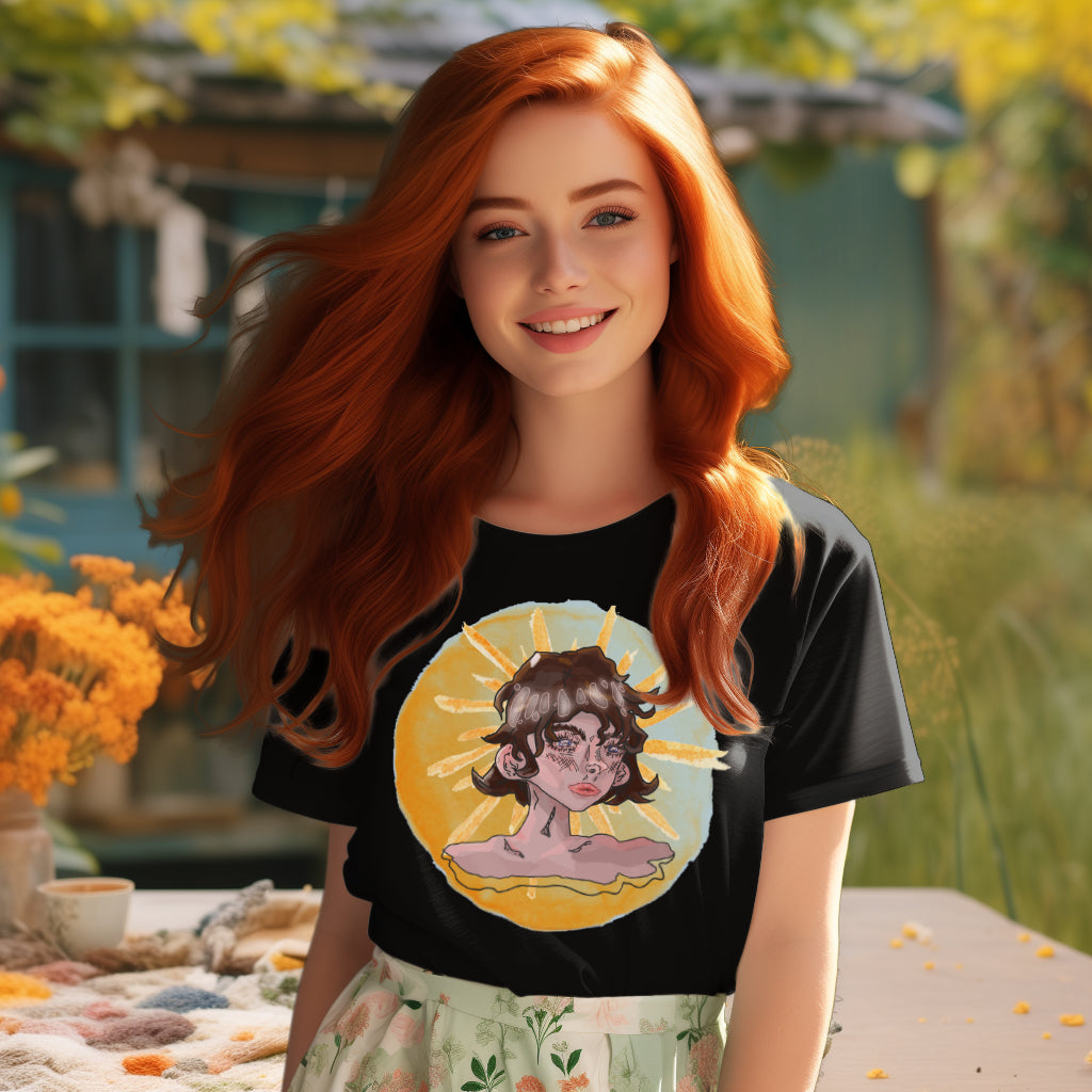 Featuring the 'Sunshine Girl' T-Shirt in black, this piece on a model merges a 1920s Art Deco feel with the spontaneity of speed-drawn elements, radiating thoughtfulness.